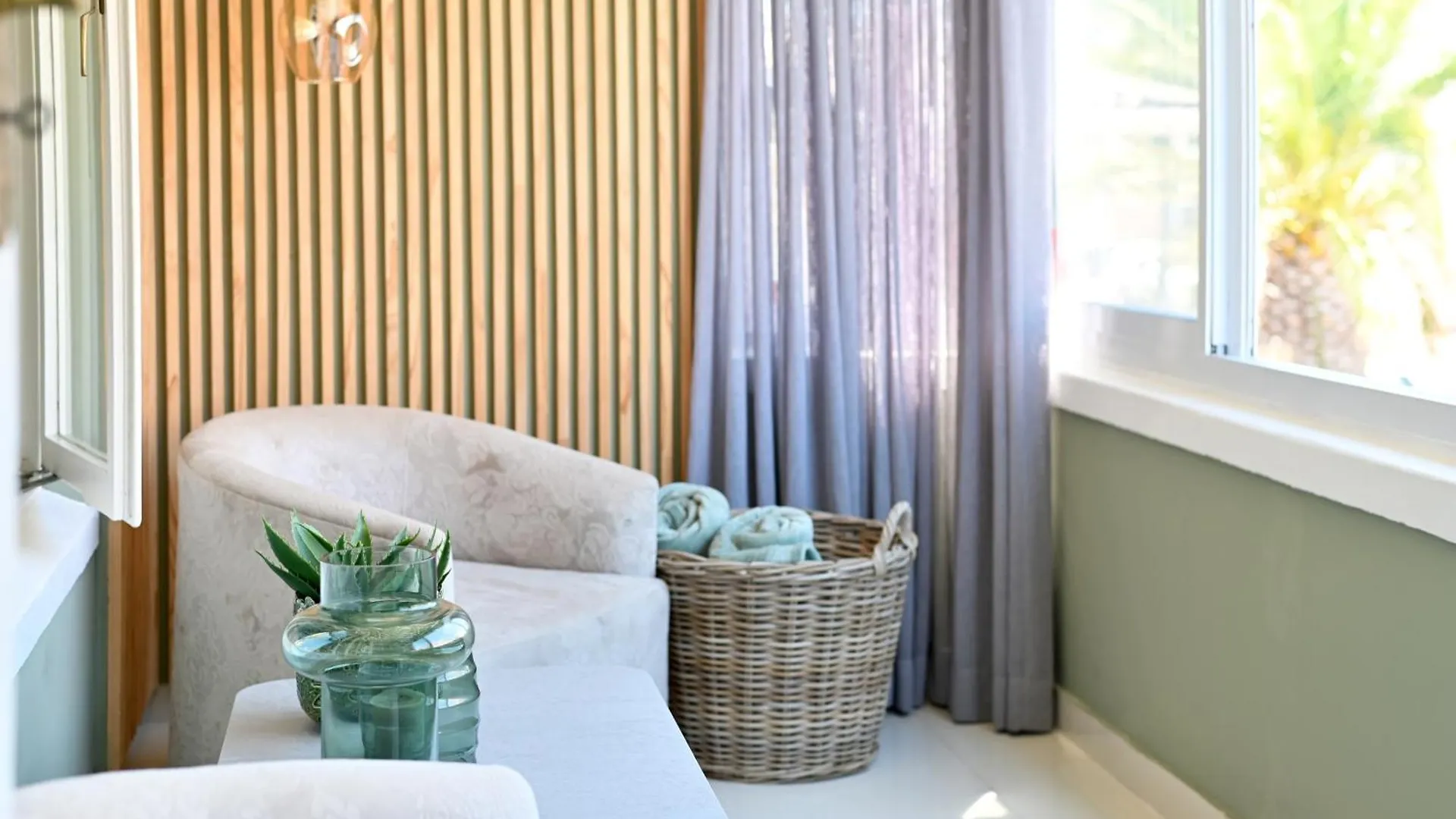 Modern Apt With Beautiful Views And Short Walk To Beach Κέιπ Τάουν 0*,
