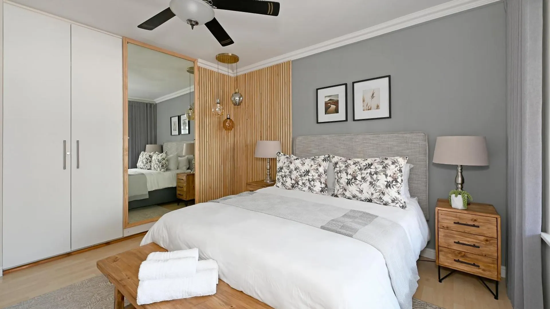 Appartamento Modern Apt With Beautiful Views And Short Walk To Beach Città del Capo