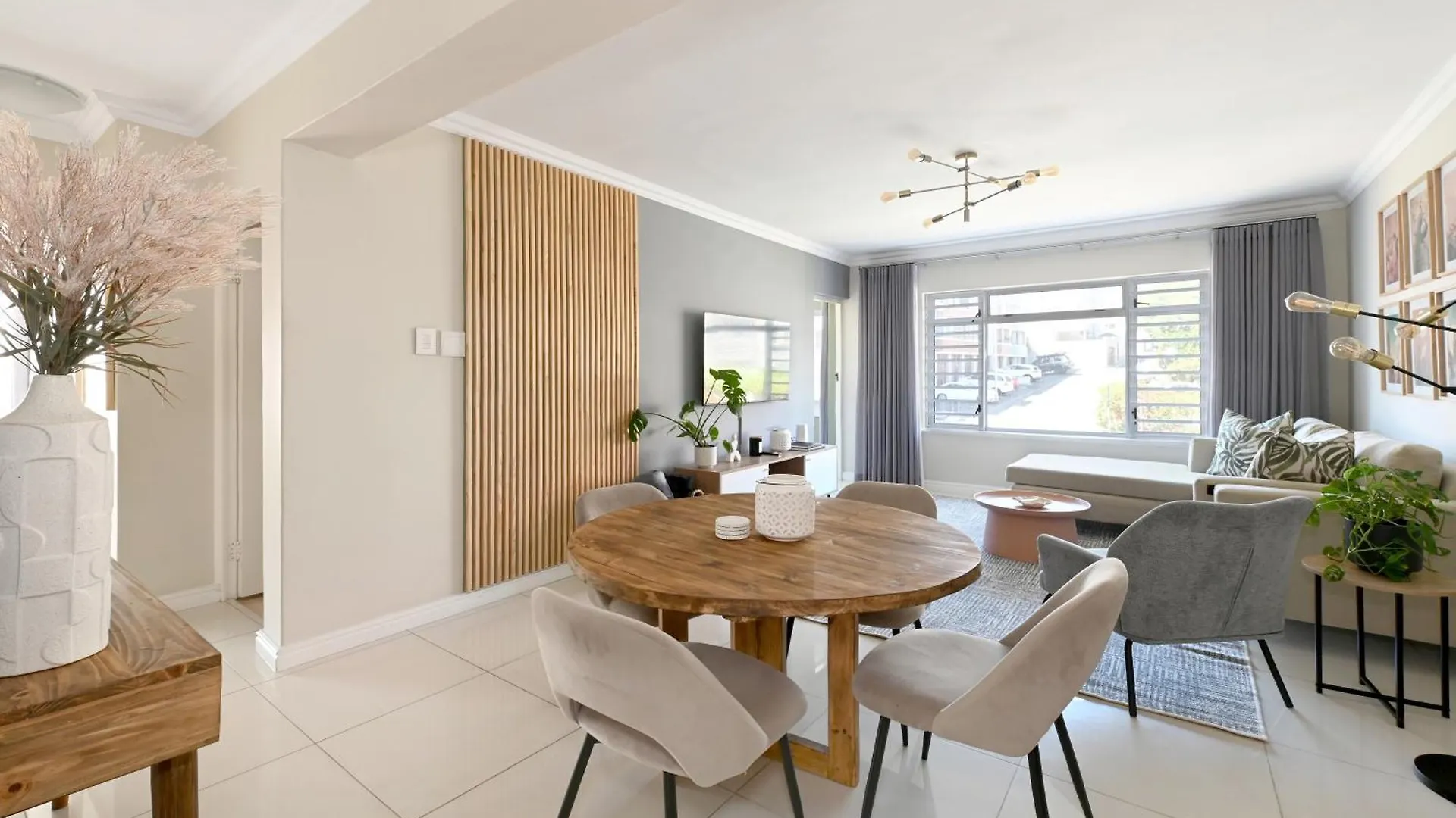 Appartamento Modern Apt With Beautiful Views And Short Walk To Beach Città del Capo Sudafrica