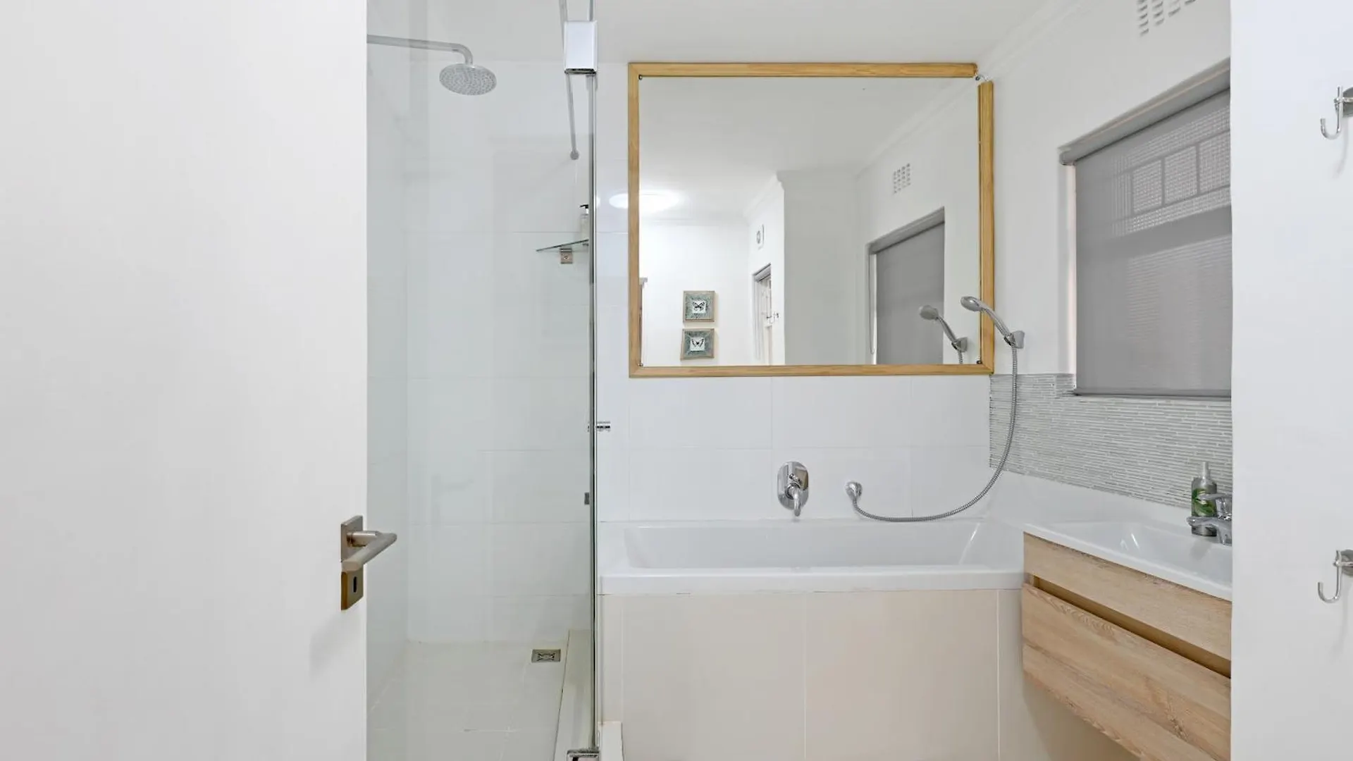 Modern Apt With Beautiful Views And Short Walk To Beach Città del Capo 0*,  Sudafrica